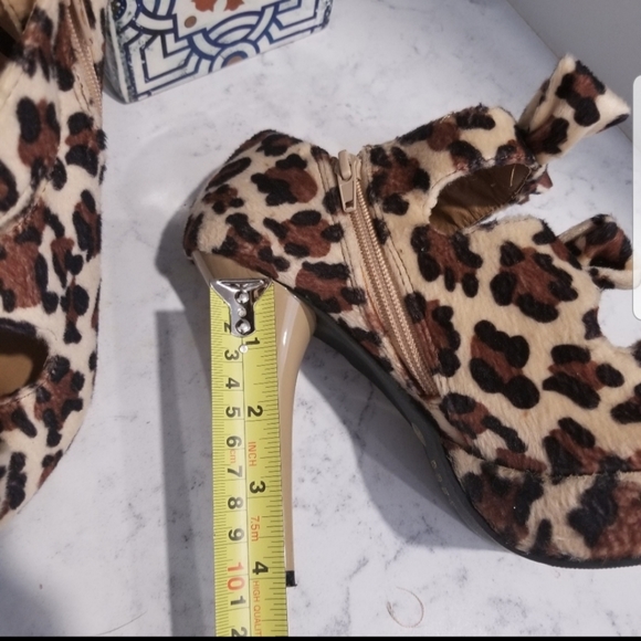 👡 ANIMAL PRINT PLATFORM HEELS - Picture 8 of 8